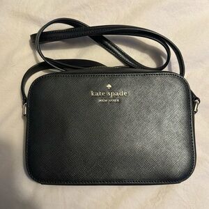 Small Kate spade purse.